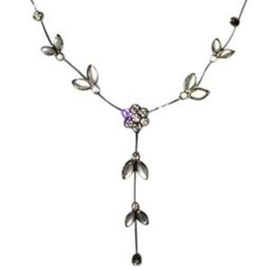 Silver Flower Dangle Necklace.